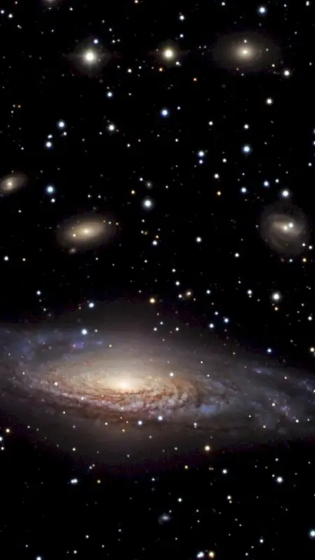 101 wallpaper galaksi terindah untuk ponsel