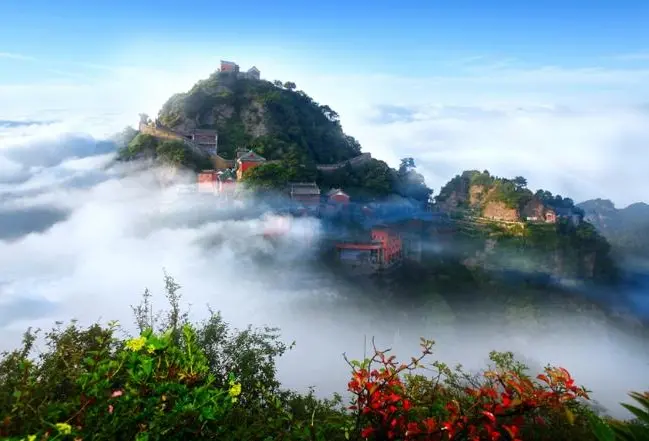 Pemandangan empat musim seindah negeri dongeng di Gunung Wudang