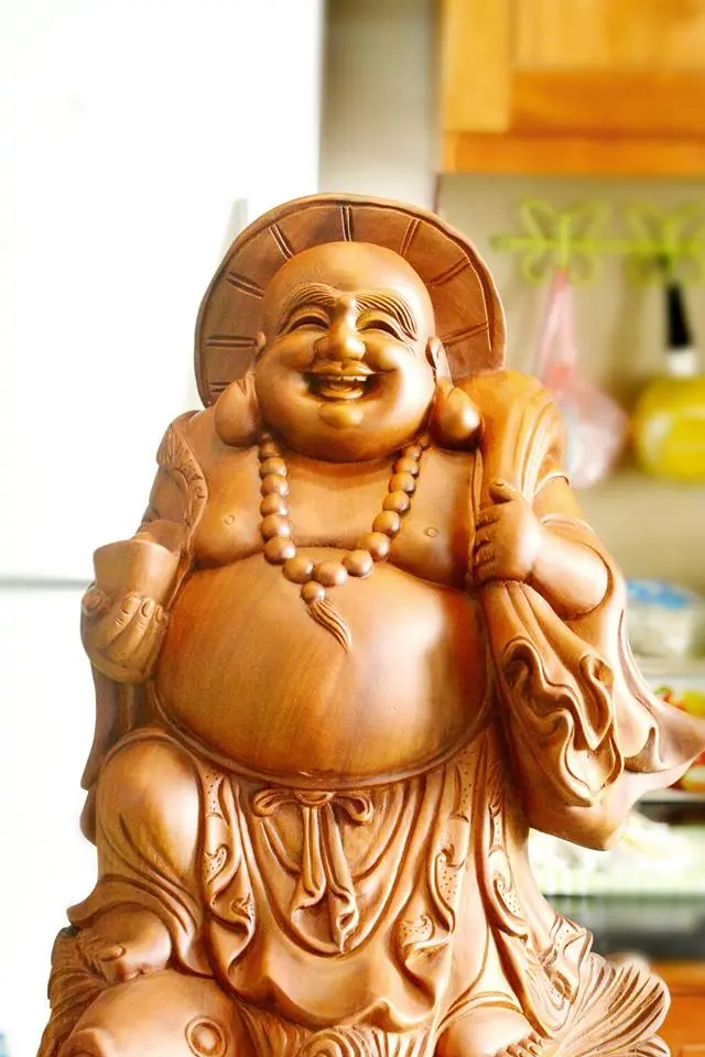 Dimana bisa membeli patung kayu Buddha Maitreya yang membawa rejeki paling banyak?